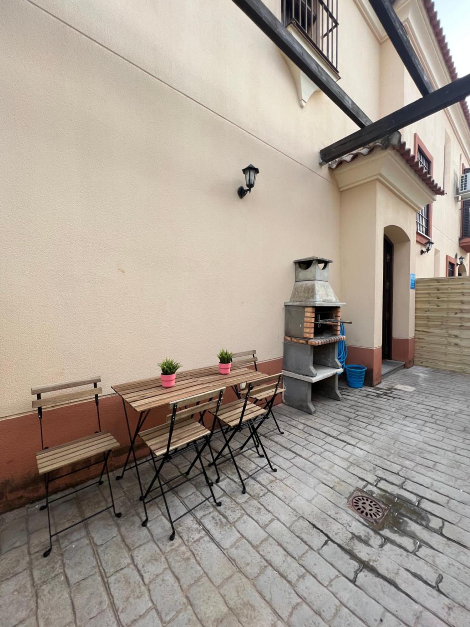 Apartamentos Sevilla Deluxe Rosales Los Rosales  Екстериор снимка
